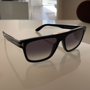 Tom Ford Polarized Sunglasses TF628 Aviator Grey Gradient Lens